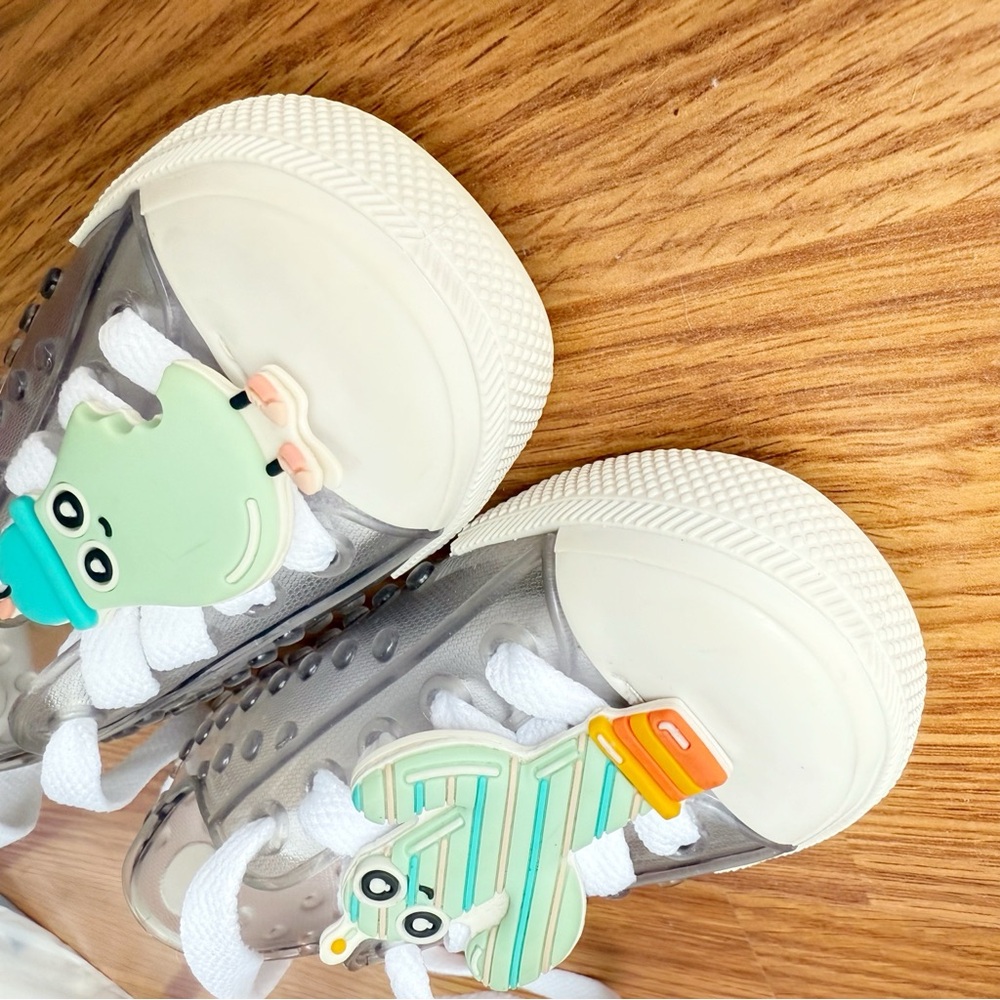 MINI MELISSA CLEAR WHITE POLIBOLHA + TURMA LACE UP CHARM ANIMALS JELLY SNEAKERS - Picture 3 of 9